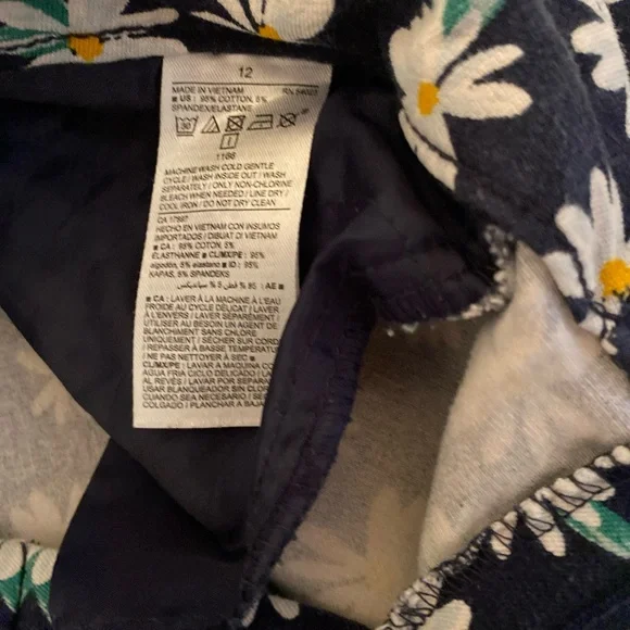 12 Old Navy Pixie Ankle Capri Pants Navy/White Daisy Print - Picture 5 of 6